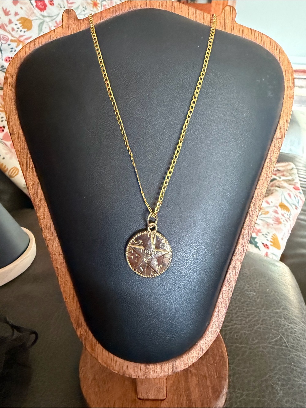 Hand Crafted Gold Star Medallion Pendant Necklace